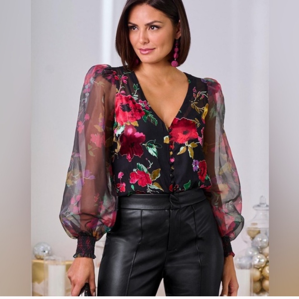 Boston Proper Floral Top sheer sleeve